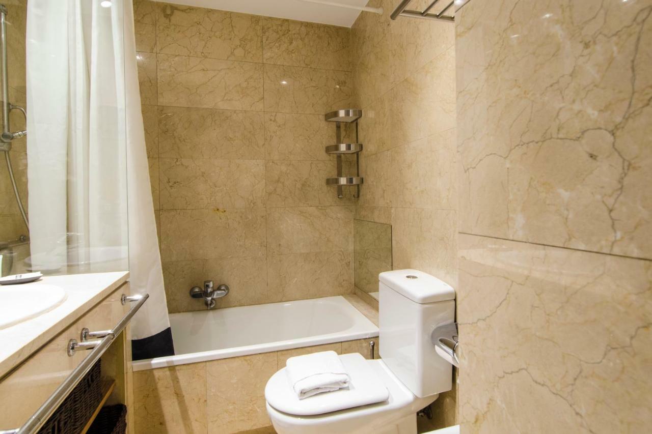 Apartamento Paseo Del Prado 16-105 *