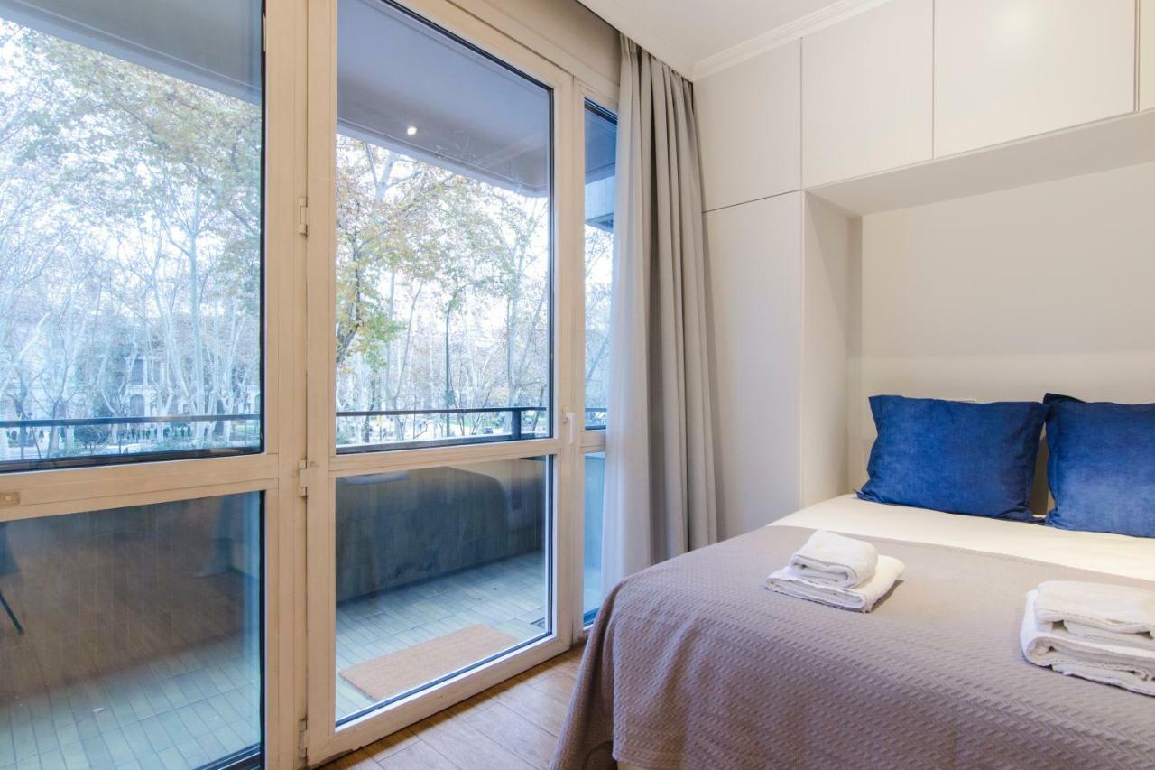Apartamento Paseo Del Prado 16-105 *